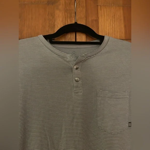 Free Fly Men’s Sz M Blue Striped Golf Short Sleeve Shirt Top - Picture 4 of 15